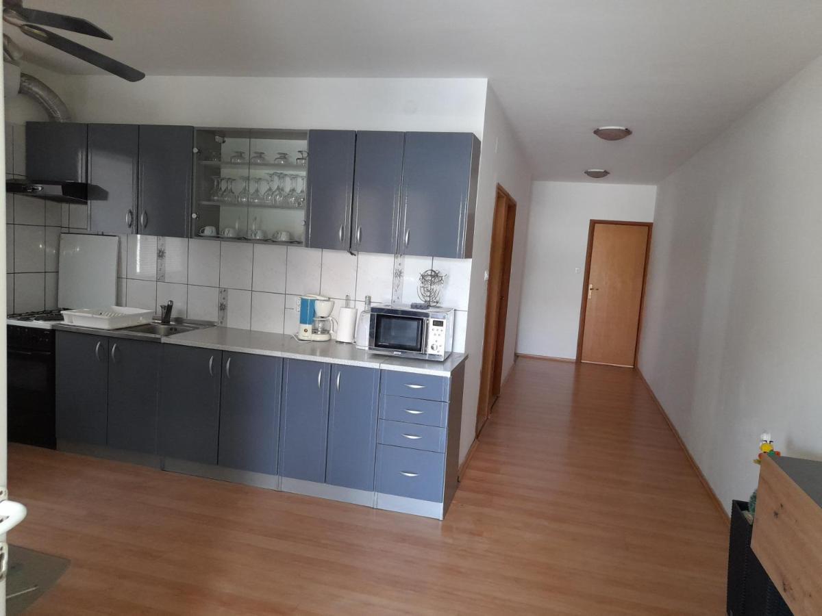 Apartmani Plesa Vir Eksteriør bilde